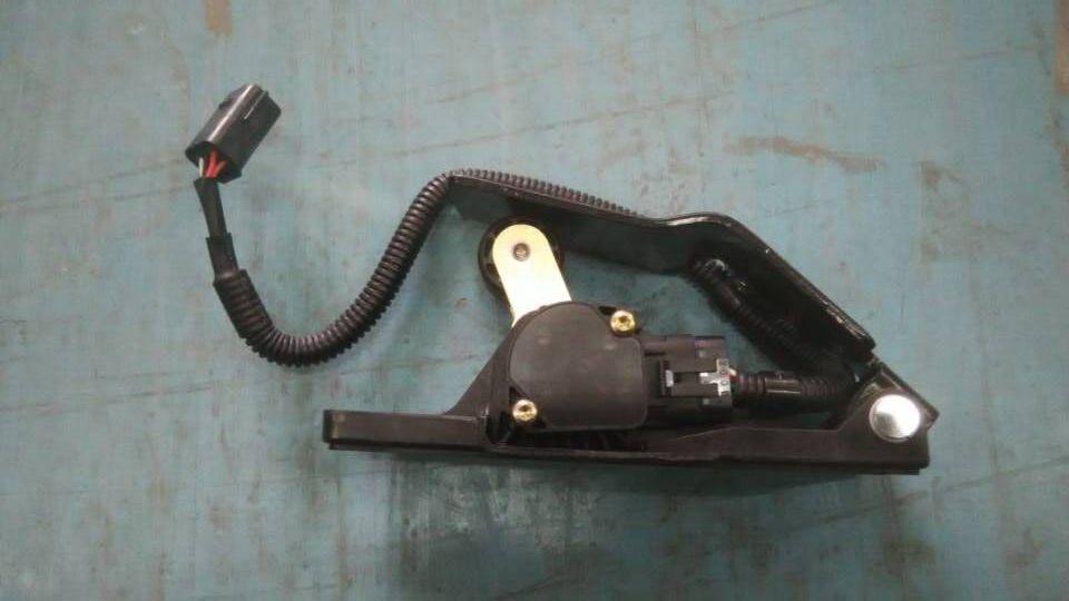 Électronique à pédale d'accélération, équipé d'un moteur à rail à haute tension Yuchai BOSCH, type plaque inférieure-1