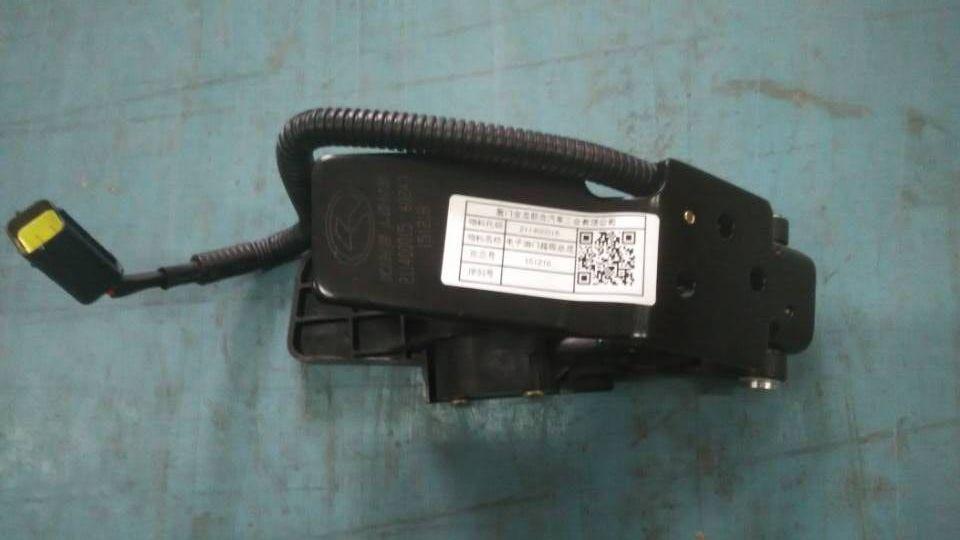 Électronique à pédale d'accélération, équipé d'un moteur à rail à haute tension Yuchai BOSCH, type plaque inférieure