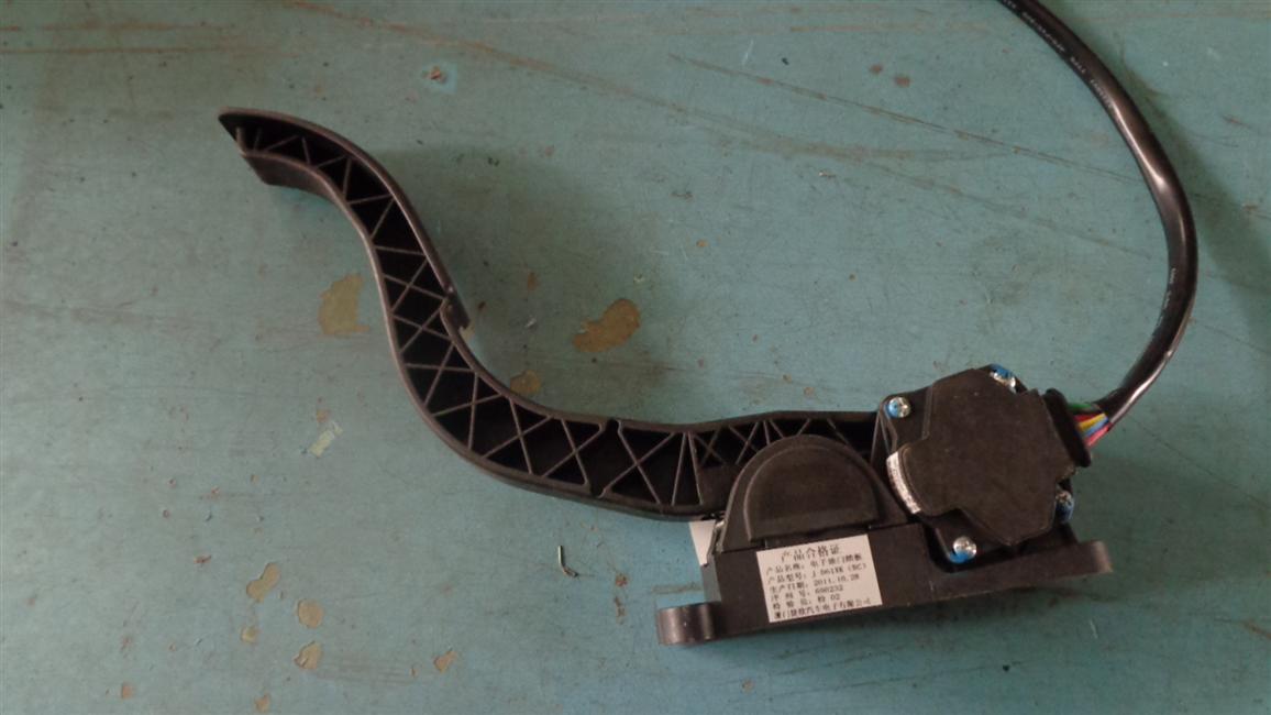 Acceleration pedal-electronics, equipped with Cummins ISBE, ISCE series, suspension type-1