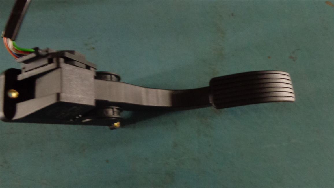 Acceleration pedal-electronics, equipped with Yuchai DELPHI electronic control single-piece pump, suspended
