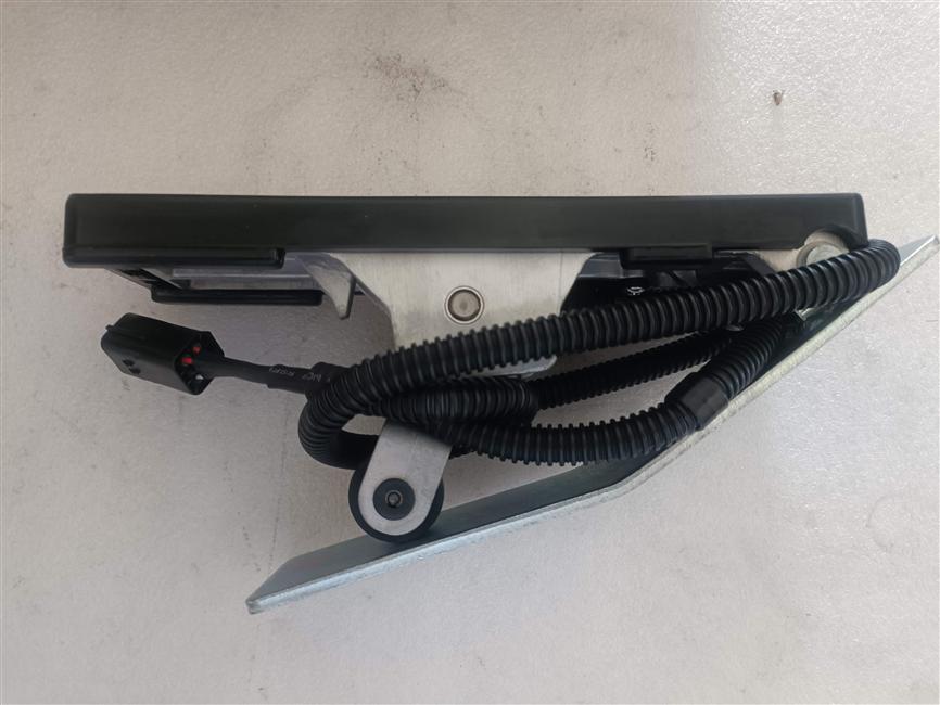 Acceleration pedal-electronics, equipped with Yuchai BOSCH high-voltage common rail engine, bottom plate type, 37 degrees