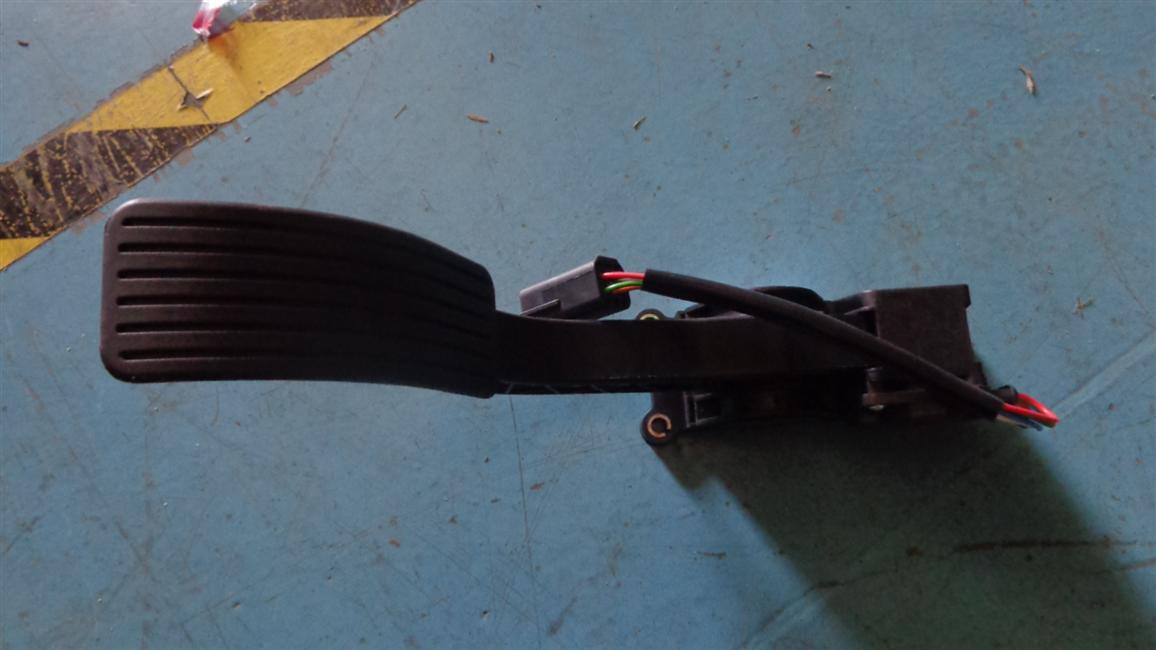 Pédale électronique d'accélération, équipé de Cummins ISDE, série ISLE, type suspension