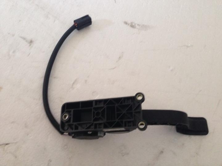 Pédale électronique d'accélération, 4F90-30-2