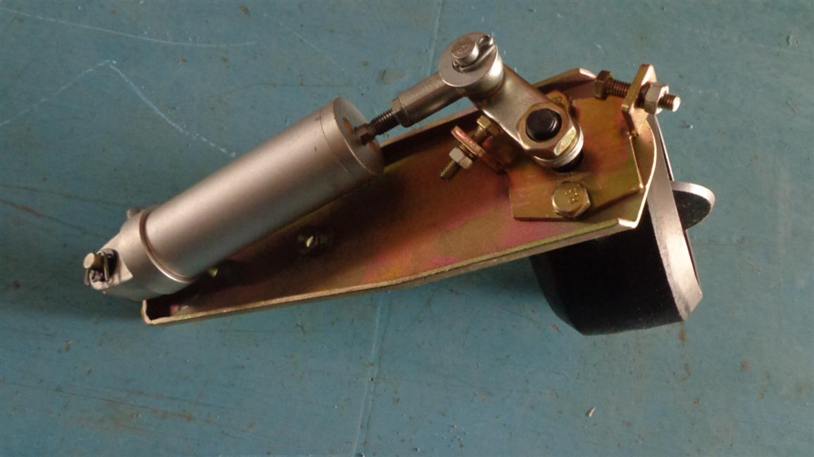 Exhaust brake valve assembly, D84,64-2