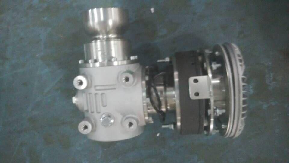Angle transmission assembly, three-speed clutch fan type