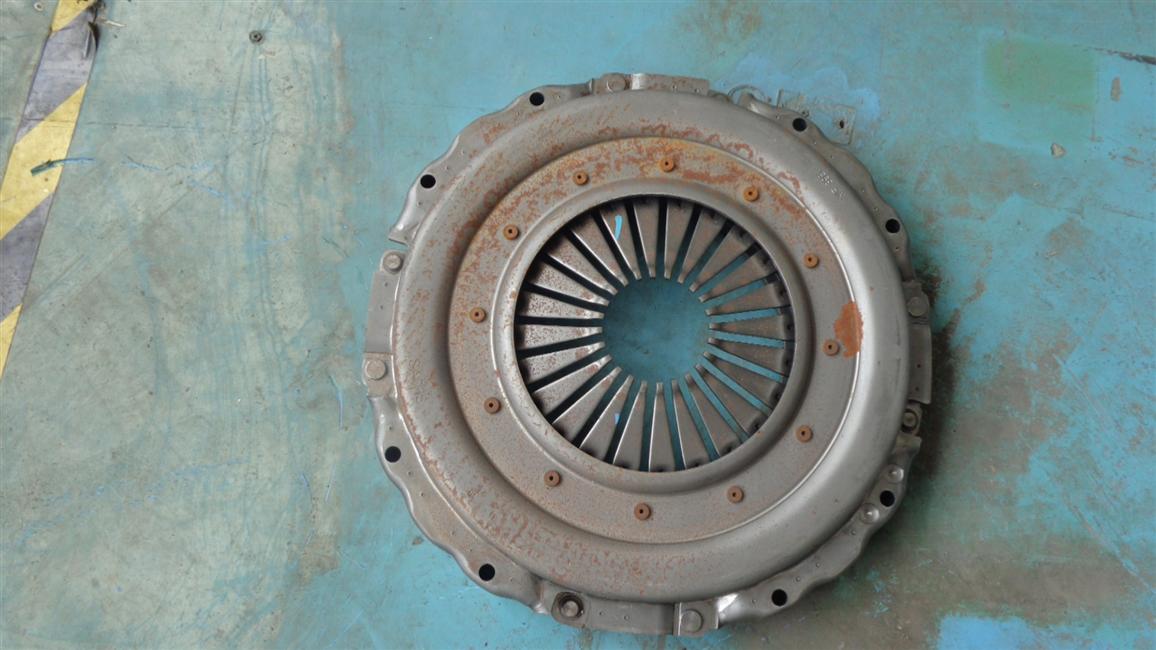 Clutch pressure plate assembly, MF395 push type