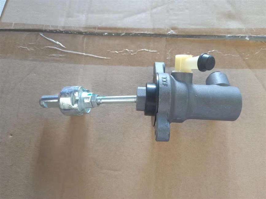 Pompe maître d'embrayage, gouvernail gauche, perçage du cylindre, course 29, KS2