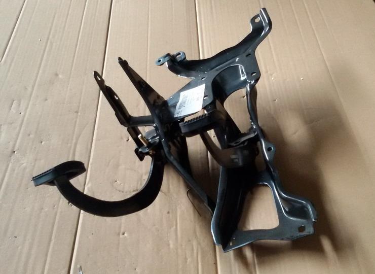 离合制动踏板总成,左舵,非GW2.8TC,KS-1