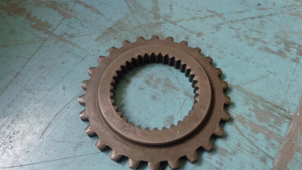 Two-axis reverse engaging gear holder, 1086903075