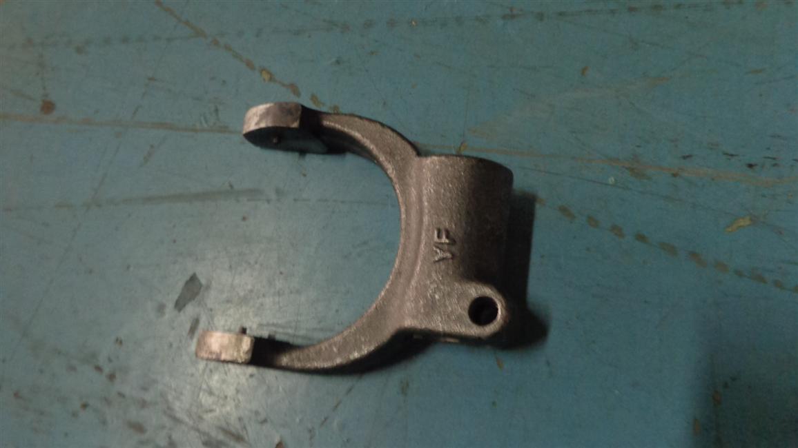 Clutch Disconnect Fork with Pin Assembly, 17DJL35-00030-1