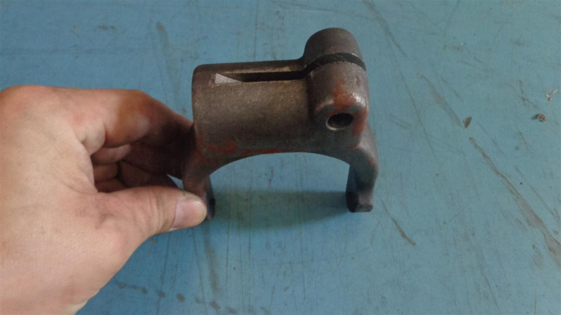 Clutch Disengagement Fork, 17DJL35-00030