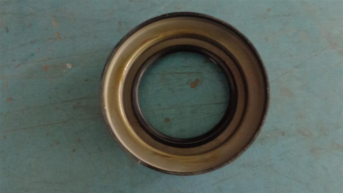 Oil seal assembly-active bevel gear, HT24K-142Z2S2-4.1