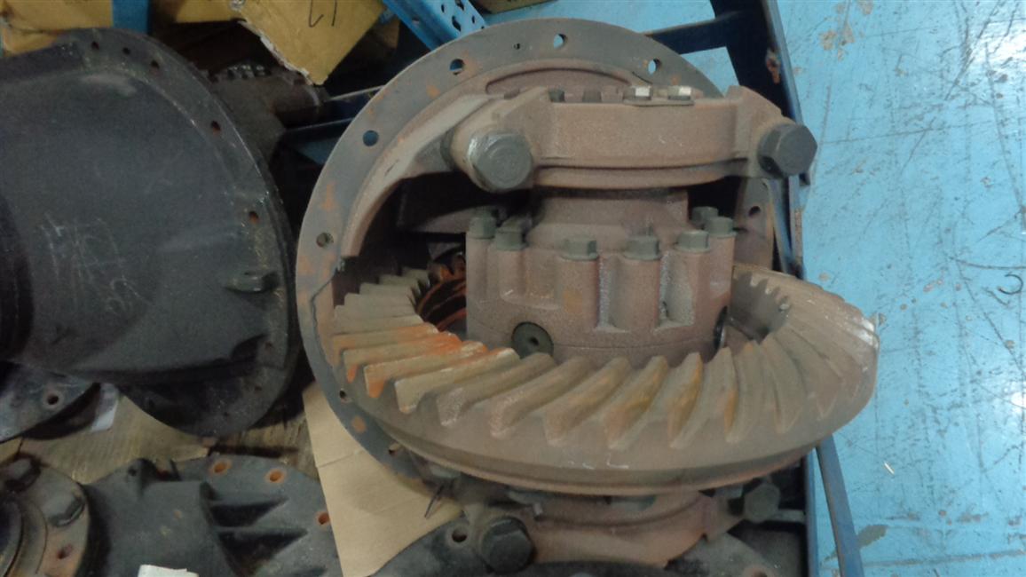 Перепад основного регулятора задней оси и дифференция передач в сборе, 24ZS13J-00005