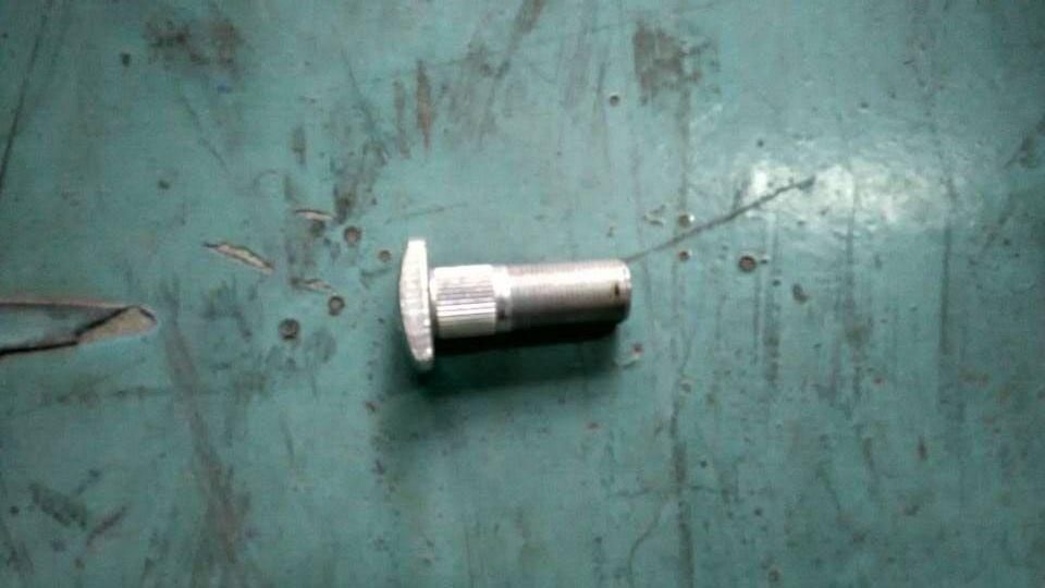 Wheel bolts-left, 24FS50B-00005
