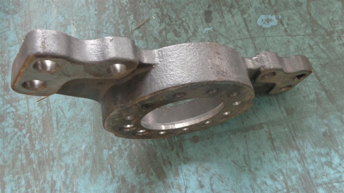 Right brake base plate-disc type, 24ZS59F-00005-2