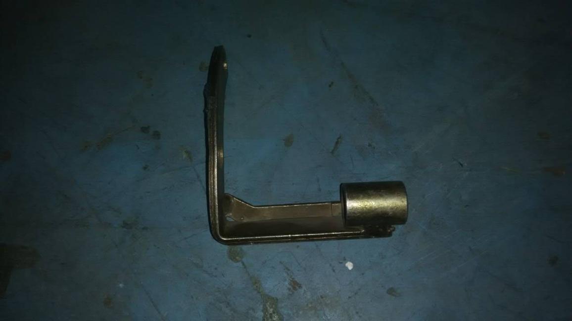 Support de capteur gauche, 24BRS10J-00005