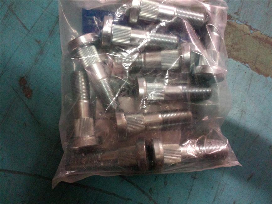 Rear left wheel bolt, 24RS03T-00005-1