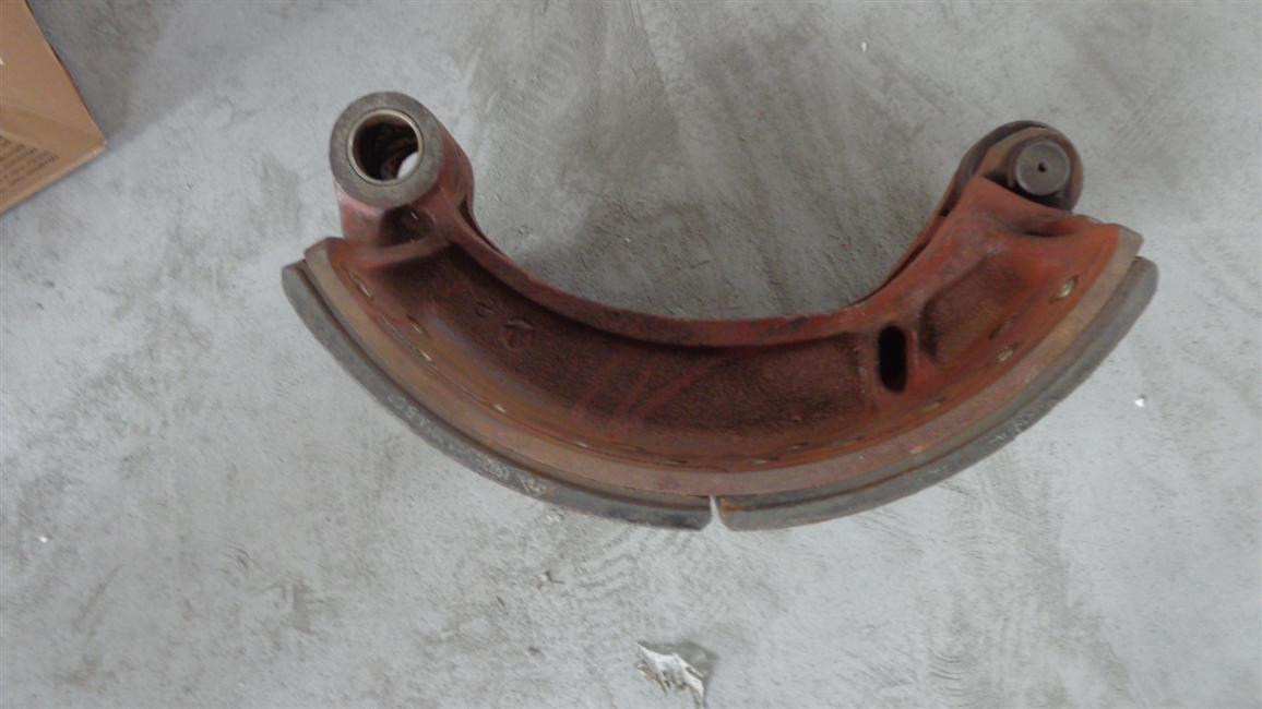 Rear lower brake shoe with friction plate assembly, 24ZS27N-00005