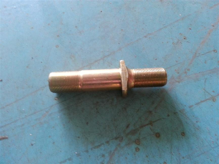Right rear wheel bolt, 24FS27X-00005-1