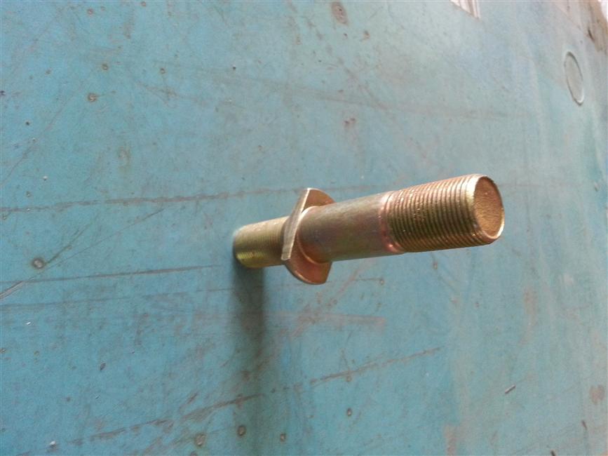 Right rear wheel bolt, 24FS27X-00005-2