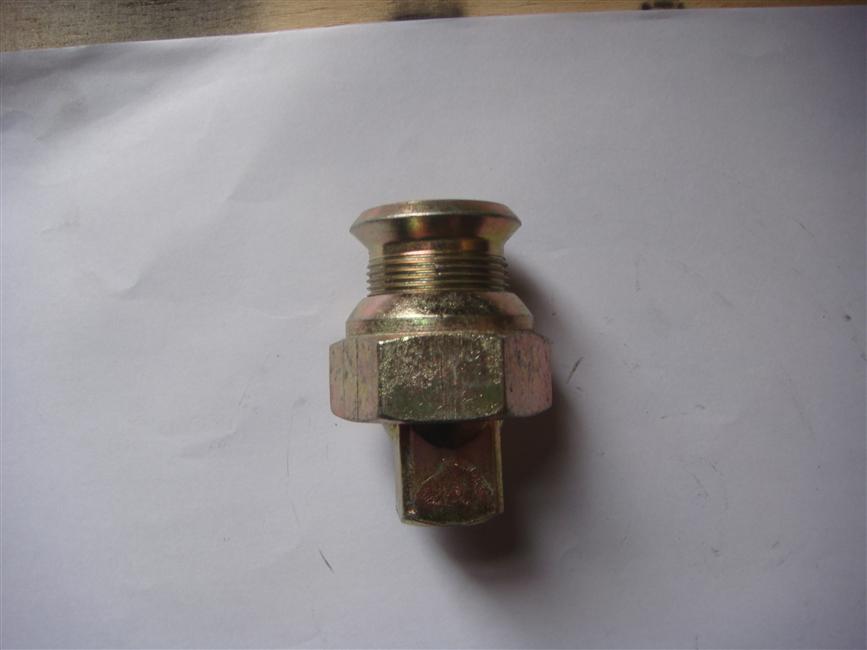 écrou intérieur et extérieur de la roue arrière (dent gauche), 24BRS04R-00005