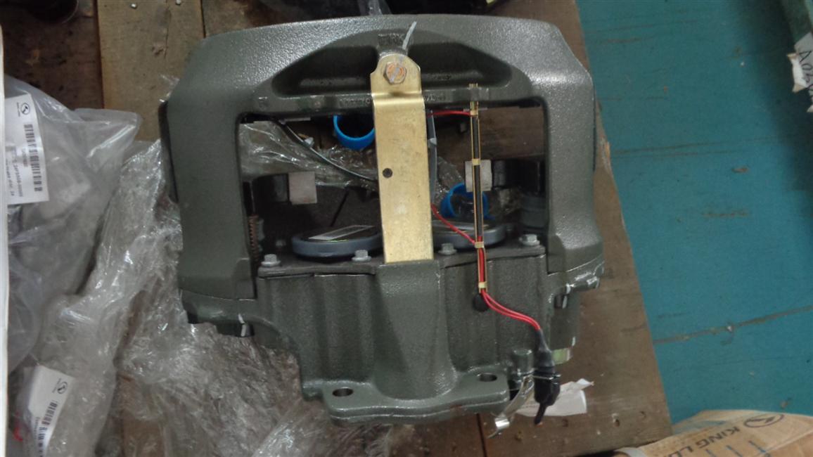 Left brake caliper assembly, MS13175D614-1