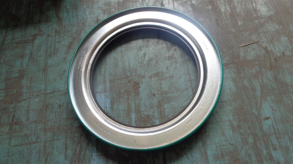 Rear hub oil seal assembly, 2400005-ZQ25M-1