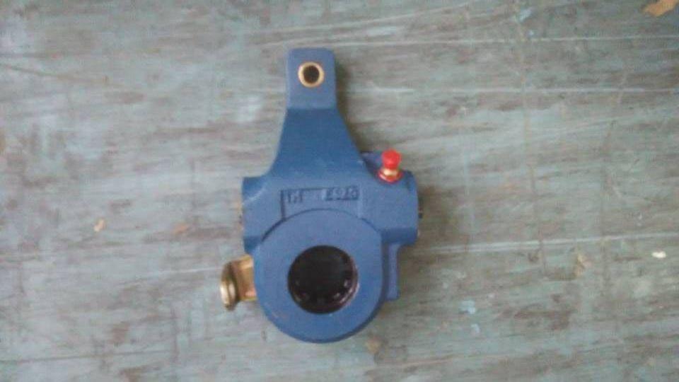 Right brake clearance automatic adjustment arm assembly, 2400005-BC05W