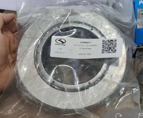 Oil seal and seat assembly-main reduction, 224200853