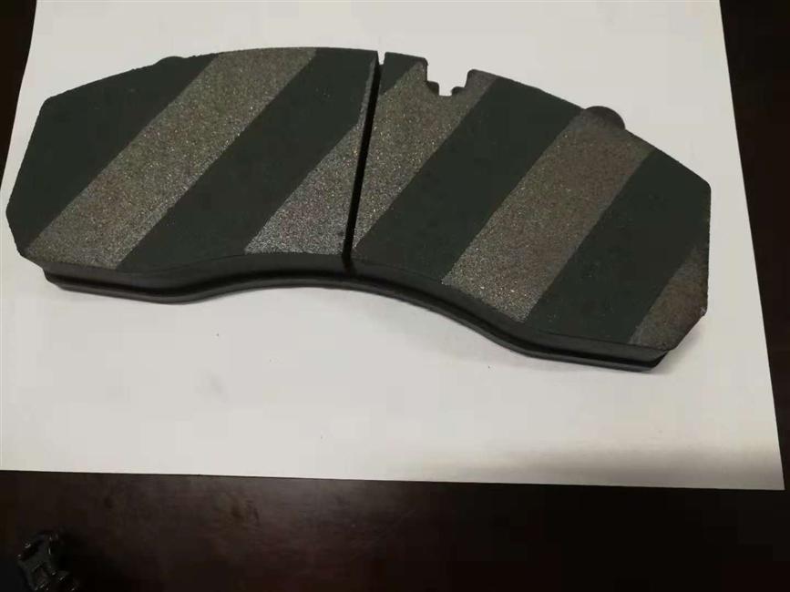 Domestic universal 22.5 disc brake pads, golden crown, suitable for mountainous areas and high-speed long-distance (unit: set, 1 set 4 pieces)