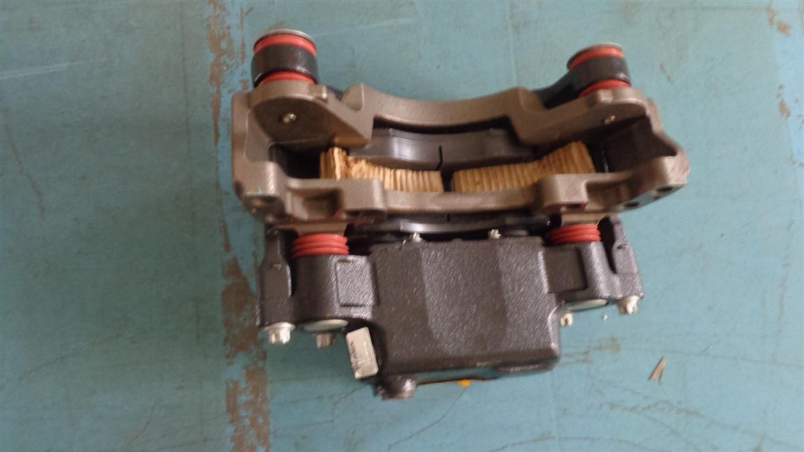 Left caliper, 30JS18Y-00005-1
