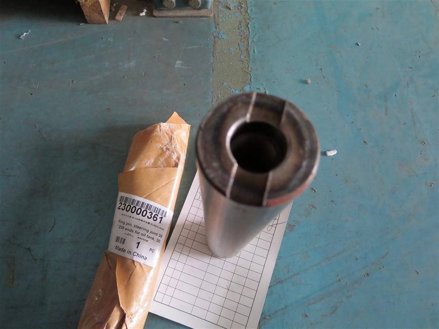 Steering joint kingpin, 30JS50G-00005-1