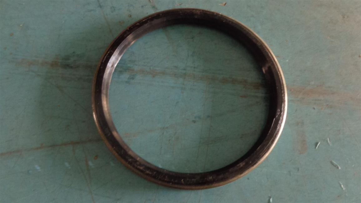 Joint de joint d'huile de moyeu avant, 30JS14M-00005-1