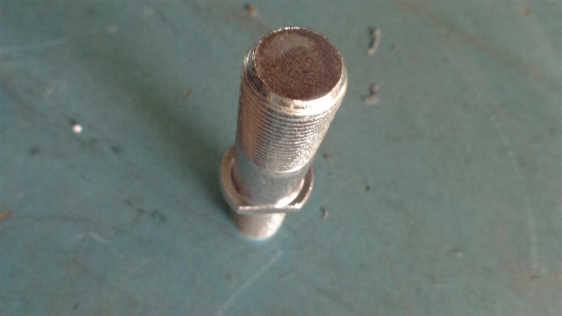 Front wheel bolt-left, 30JS24H-00005-1