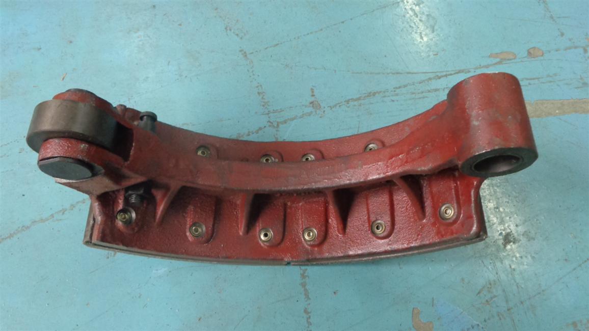 Front upper left (lower right) brake shoe with friction plate pin and roller assembly, 30JS14F-00005