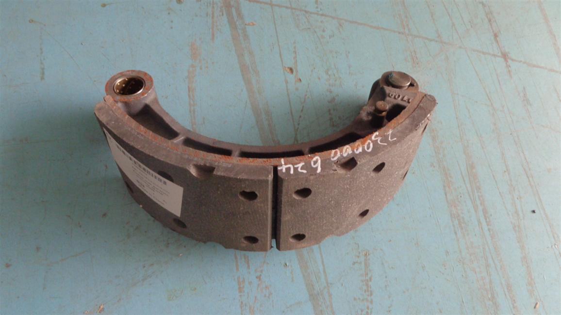 Front and lower left (upper right) brake shoe with friction plate pin and roller assembly, 30JS14F-00005-1