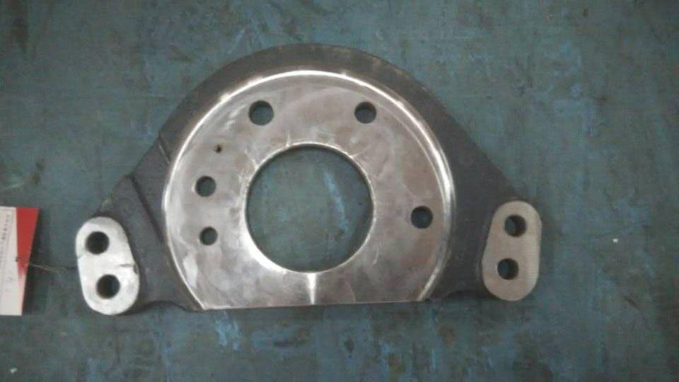 Front right disc brake base plate, 30WS03A-00005