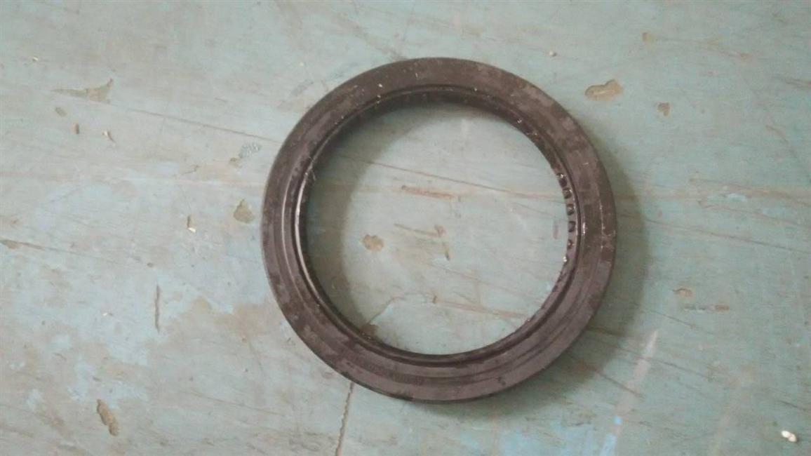 Oil seal assembly-front wheel hub, 30ZDS01K-00005