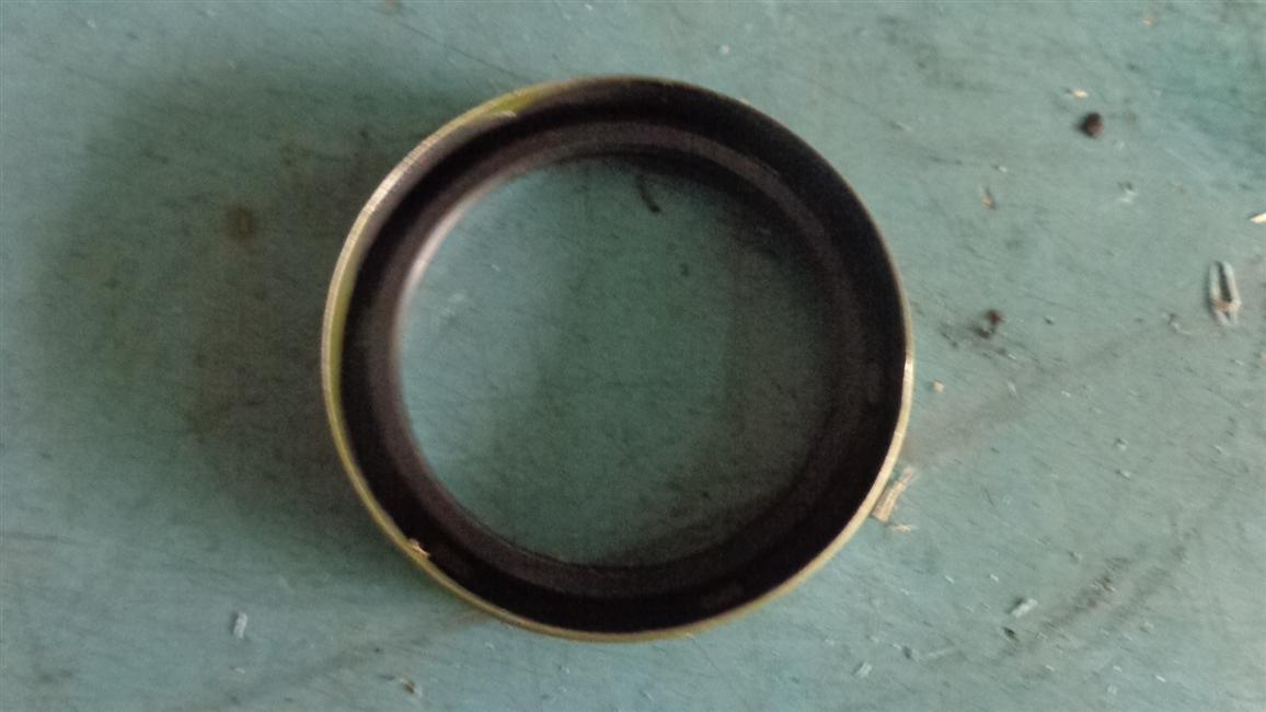 Oil seal-air chamber bracket, 30VS07F-00005-1