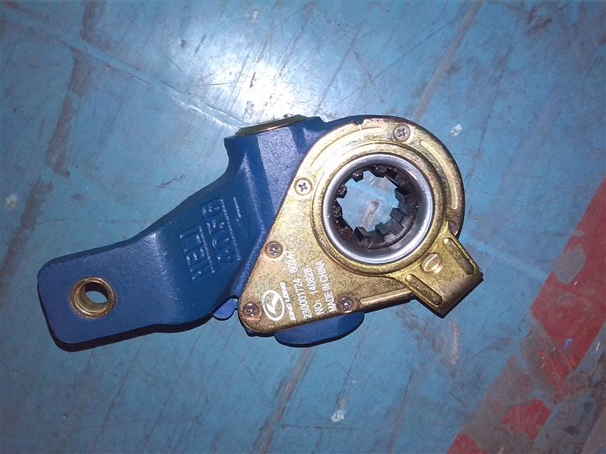 Front left automatic adjustment arm, HL-4057B, 30JS14M-00005