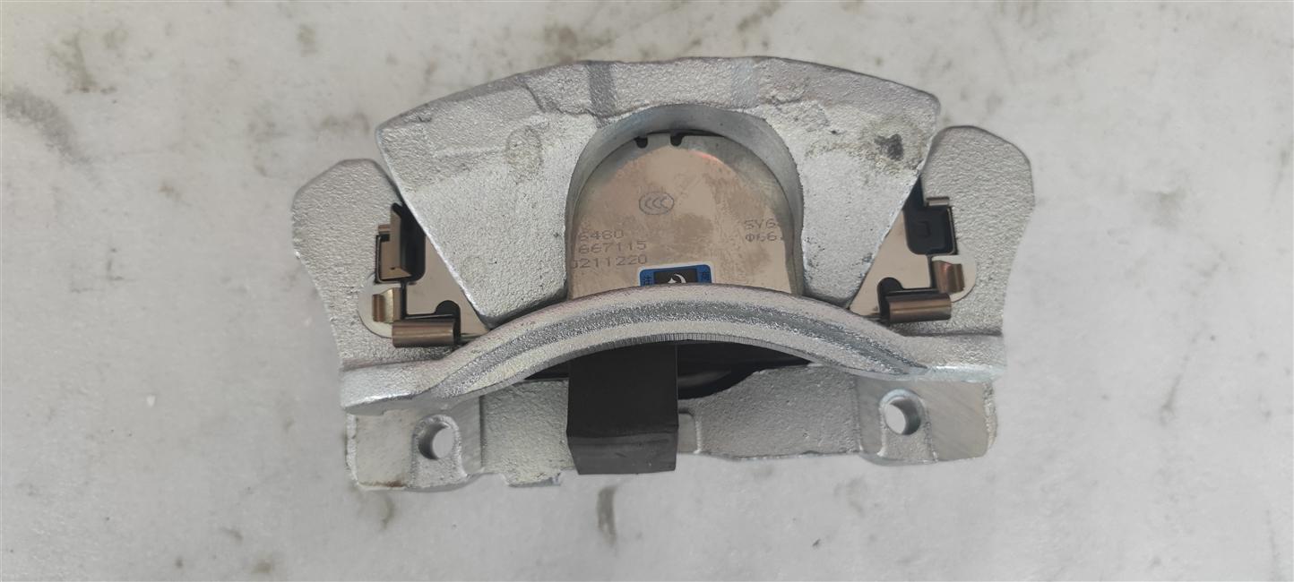 Montage des étriers de frein (à droite), ABS, CRR-1