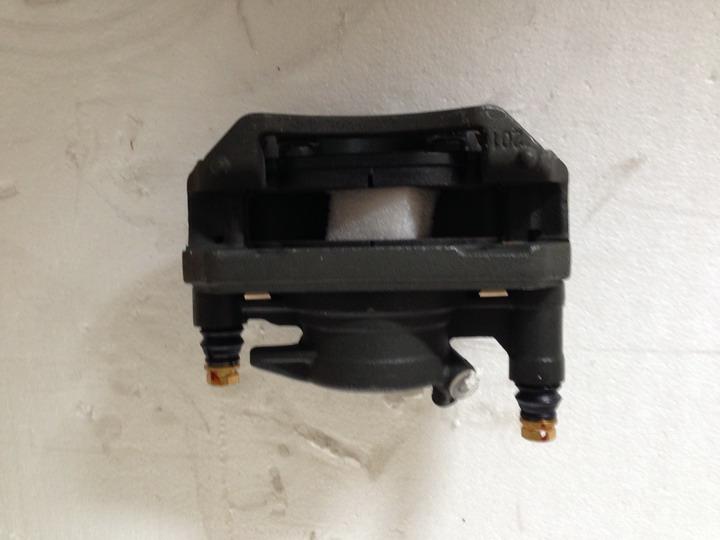Brake caliper assembly (right), non-ABS, CRRC