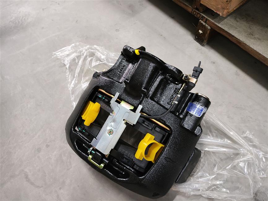 Left disc brake assembly, HL19.5 dual push rod, 3000005-JQ49G