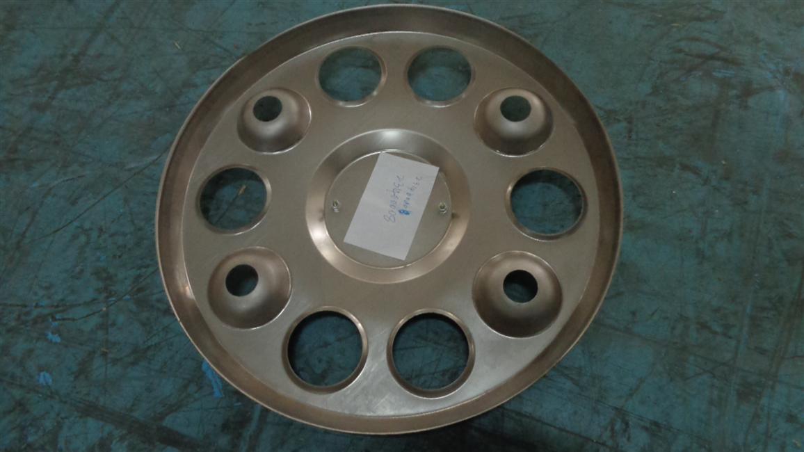 Front wheel cover, medium bus above 9 meters, 10 holes 390mm, center distance 285