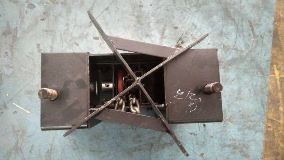 备胎升降器及支架总成