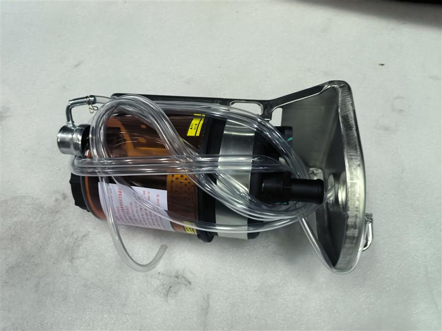 Steering oil tank, 2, transparent (integrated oil coupling plate)-1