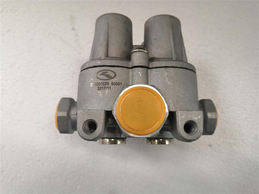 Four-circuit protection valve, J-1