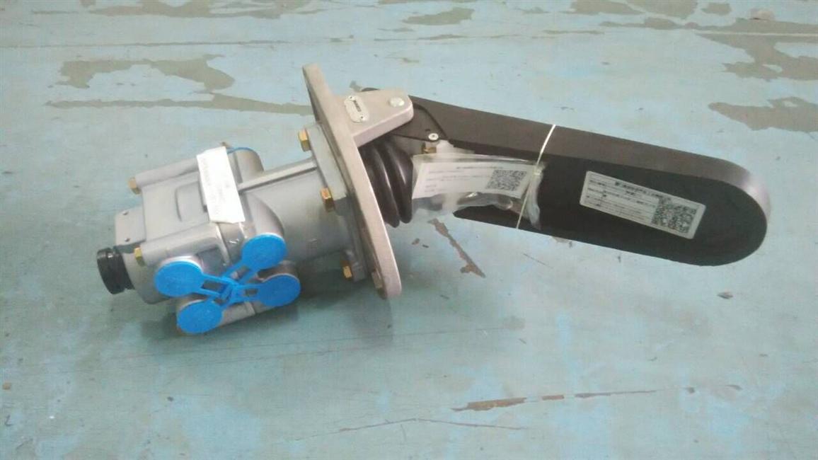 Braking master pump, WABCO, pedal type, zero pressure difference, 461 317 030 0