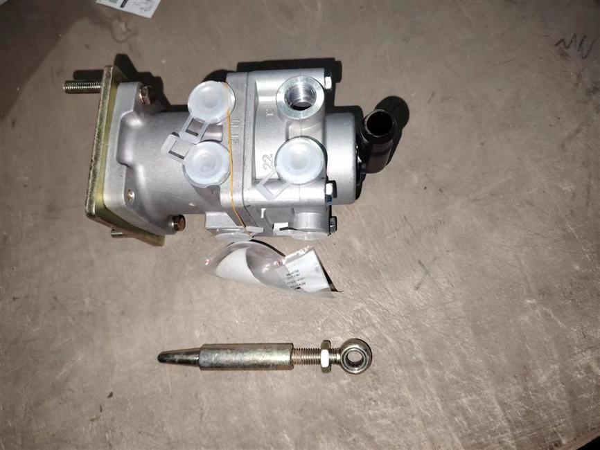 Type de suspension de la pompe maître de frein-1