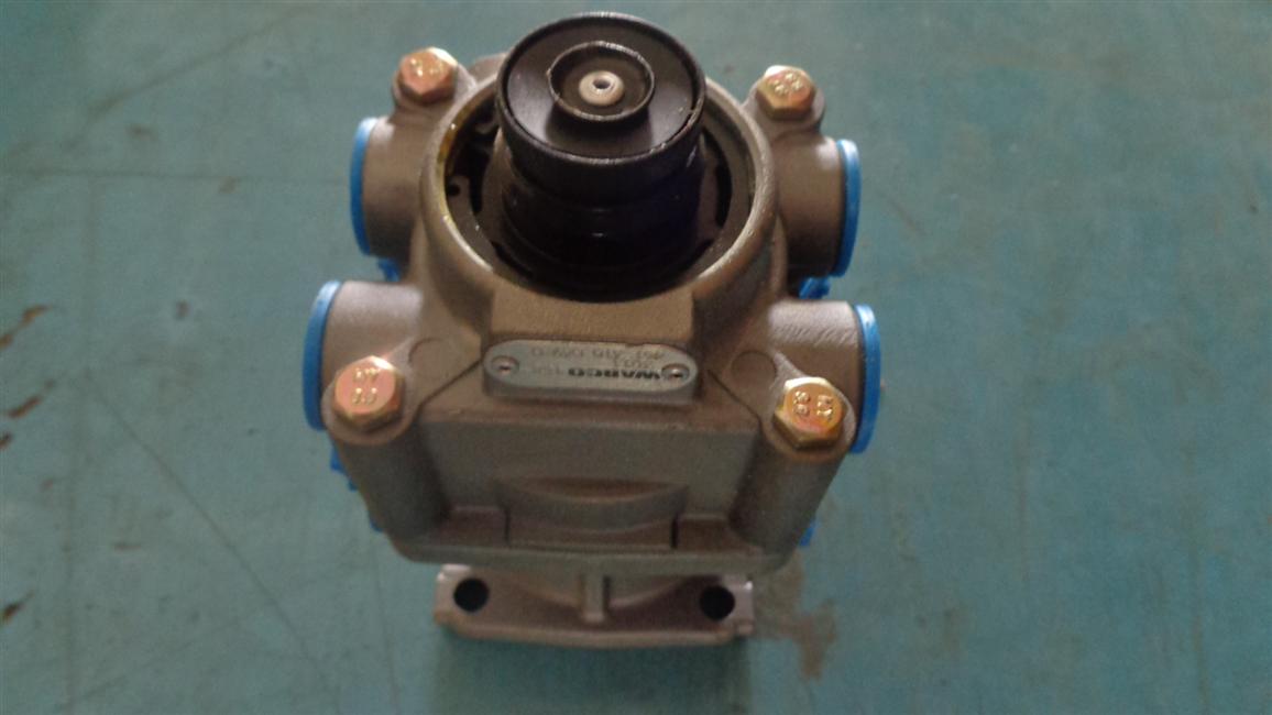 制动总泵,4613150690,Wabco,三组合式-2